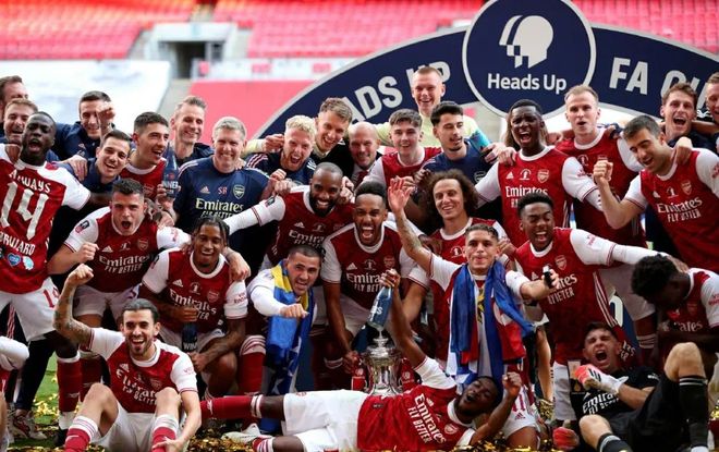 英雄联盟比赛：英雄联盟2020全球总决赛，LGD是怎么输给PSG的？