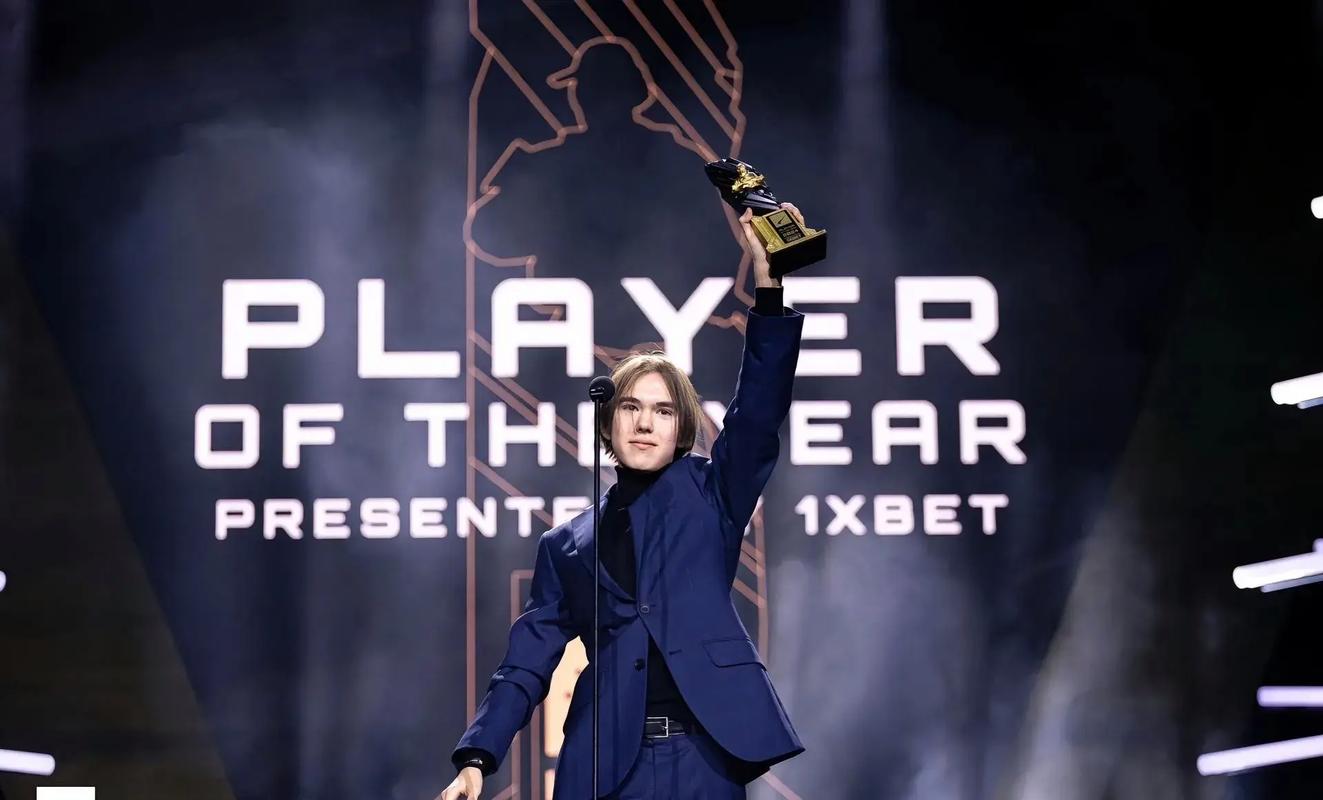 RNG群访 GALA：今天发挥的正常吧 今天我觉得还可以打得更好